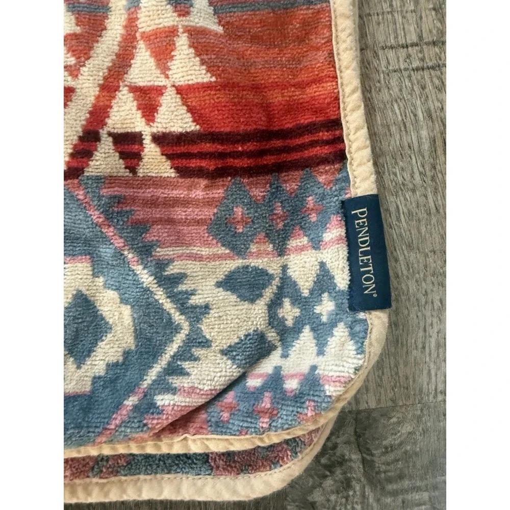Pendleton Hooded Poncho Towel 100% Cotton Geometric Southwestern Multicolor